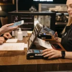 Comment les systèmes de paiement sans contact changent notre comportement d’achat